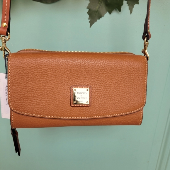DOONEY & BOURKE crossbody/wristlet NWT - Picture 2 of 8
